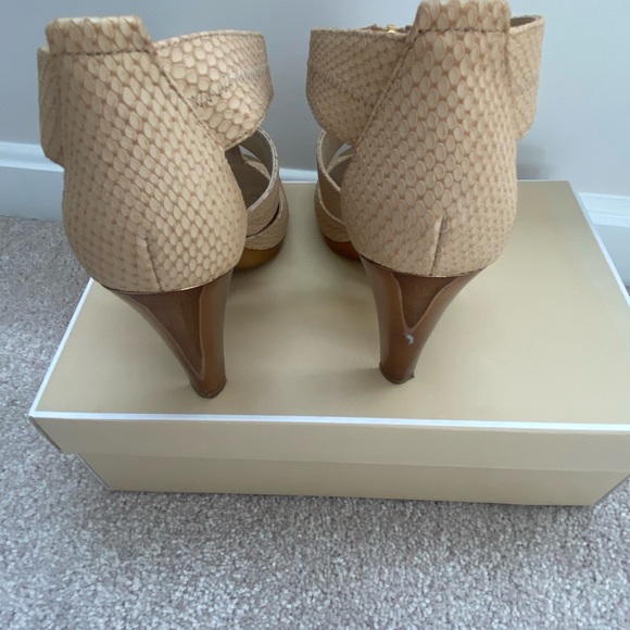 Michael Kors Berkeley T Strap heel in nude size 9 - Picture 7 of 9